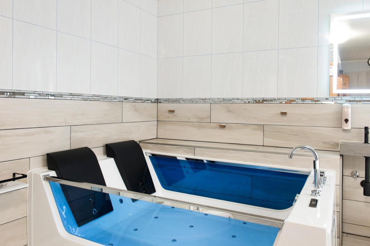 Spawo Mit Sauna Und Whirpool Pfullendorf Exteriör bild