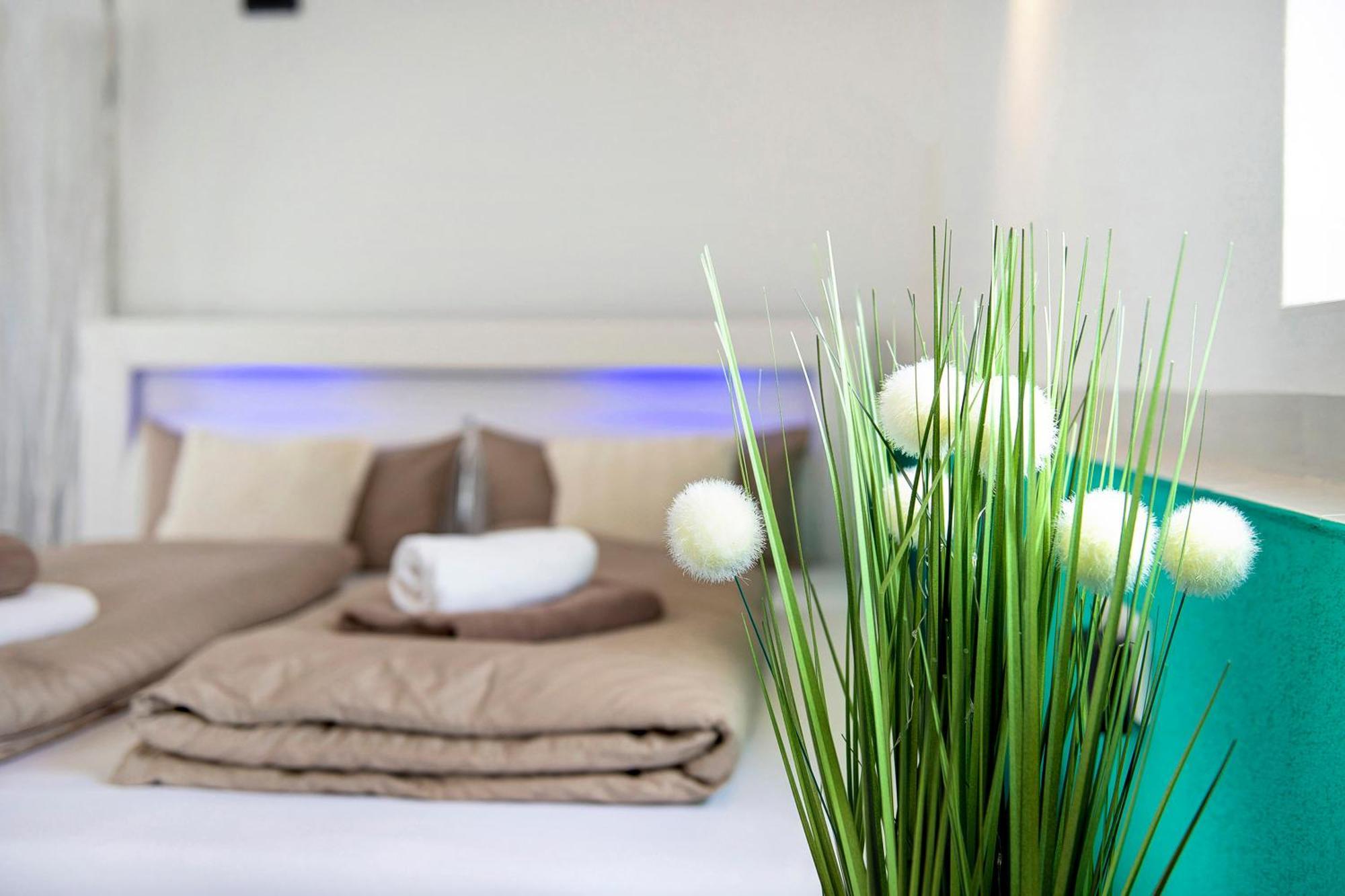 Spawo Mit Sauna Und Whirpool Pfullendorf Exteriör bild